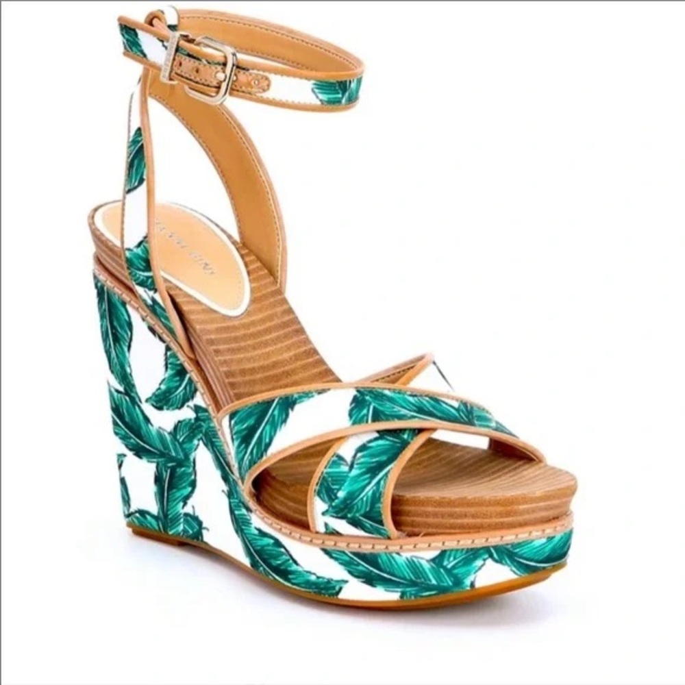 Gianni Bini Palm Leaf Print Wedges Sz 9.5 NWOT
